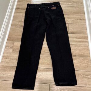 Wrangler Men's Relaxed Black Jeans